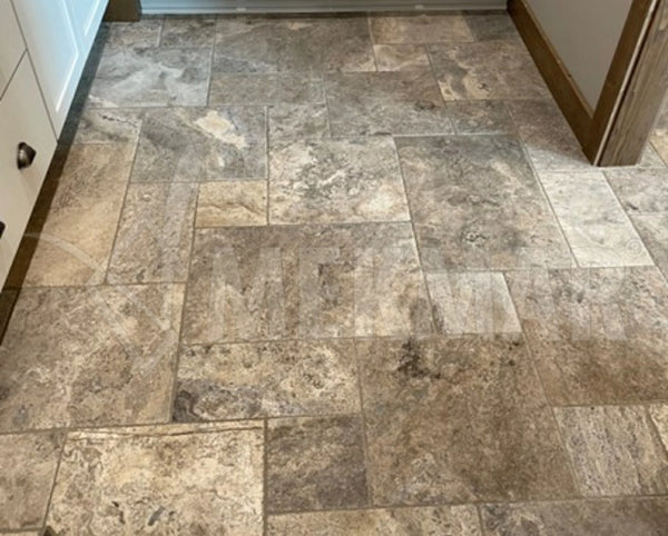 Travertino gris plateado