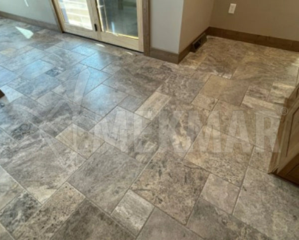 Travertino gris plateado