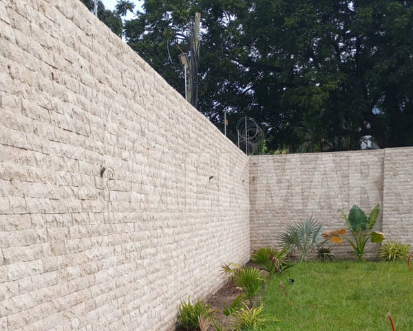 الترافرتين الكلاسيكي ذو السطح المشقوق