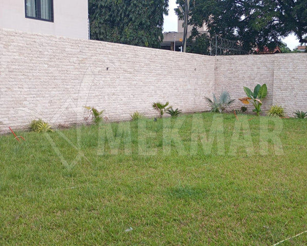 الترافرتين الكلاسيكي ذو السطح المشقوق