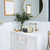 Waschbecken aus grünem, durchscheinendem Onyx-Naturstein über dem Waschtisch