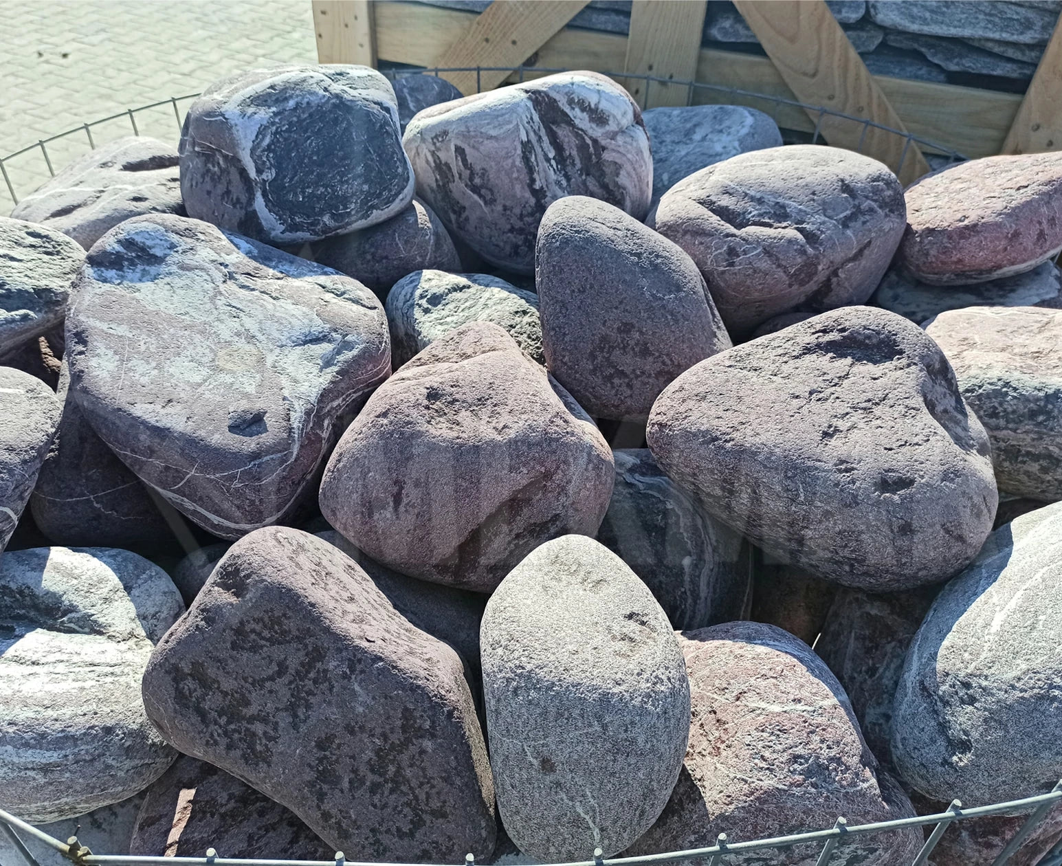 Rosso Laguna Pebble - 8