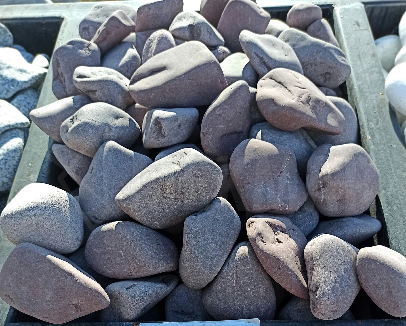 Rosso Laguna Pebble - 3