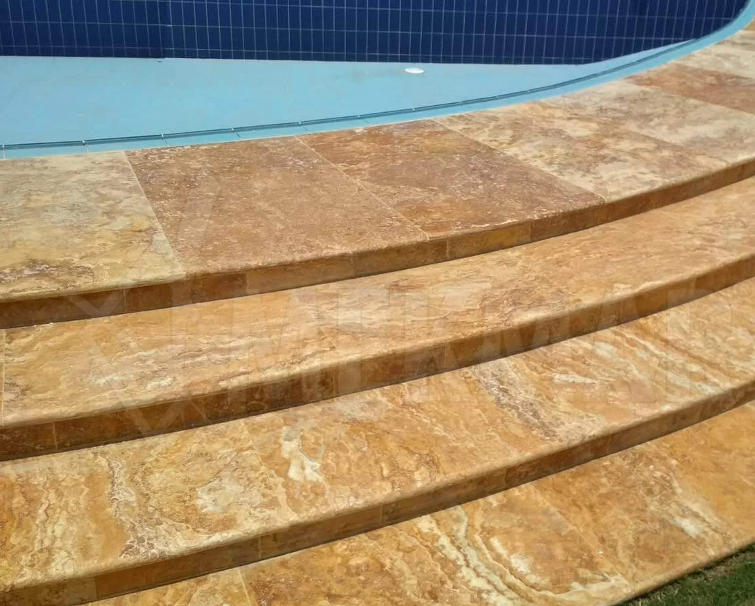 Escaleras de travertino dorado - 1