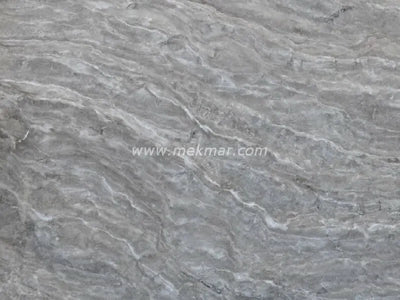 Losa de travertino con vetas plateadas