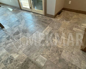 Conjunto de motivos en travertino gris plateado - 5