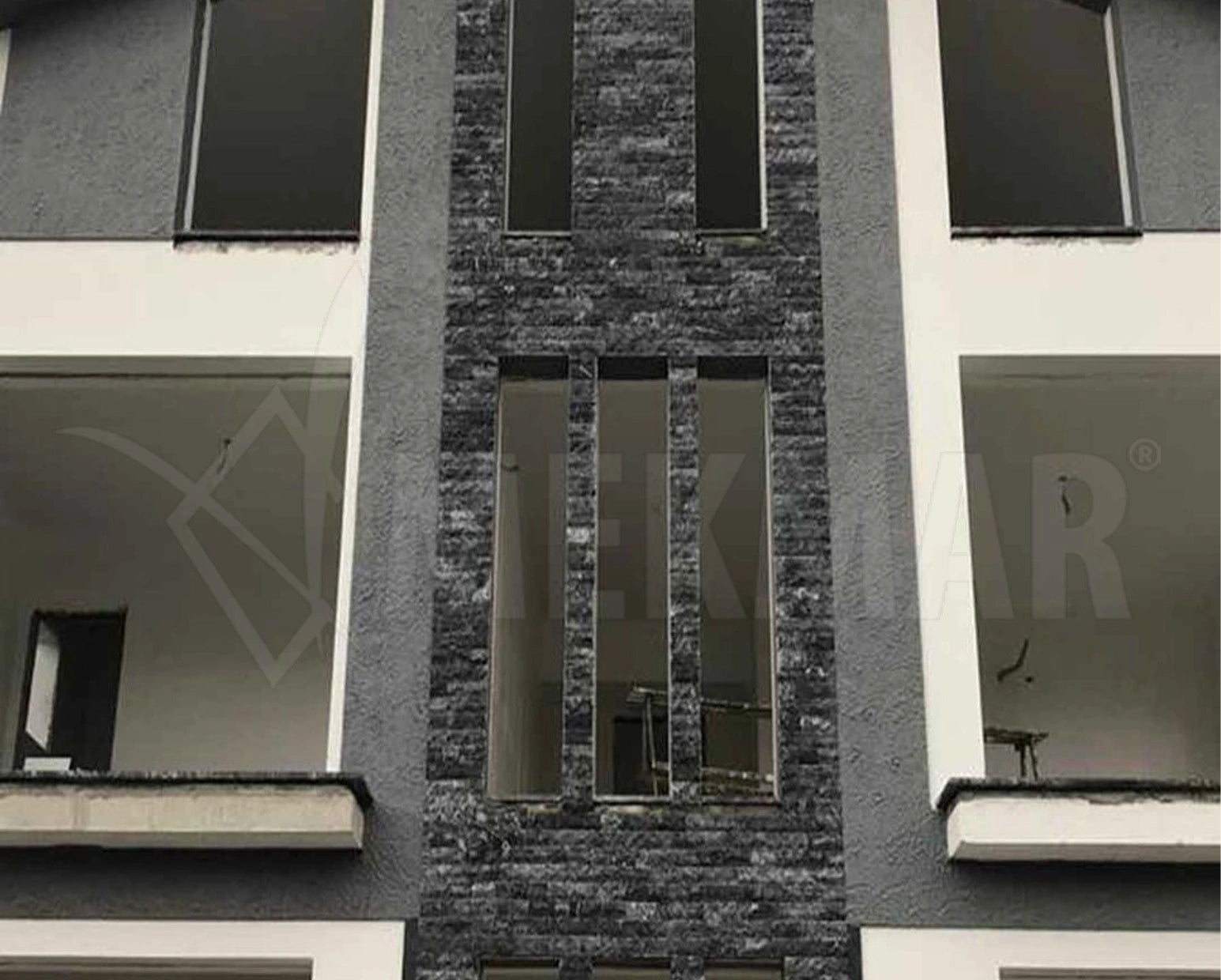 Marbre noir Snow, face fendue - 1