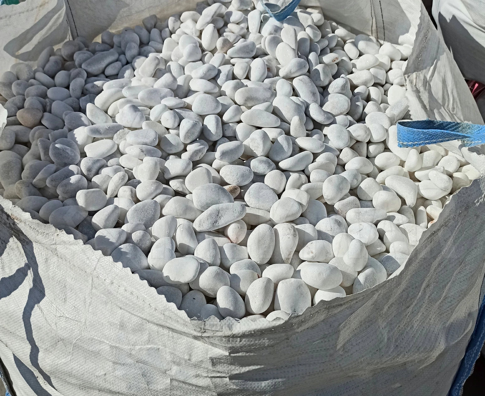 Snow Flakes Pebble - 6