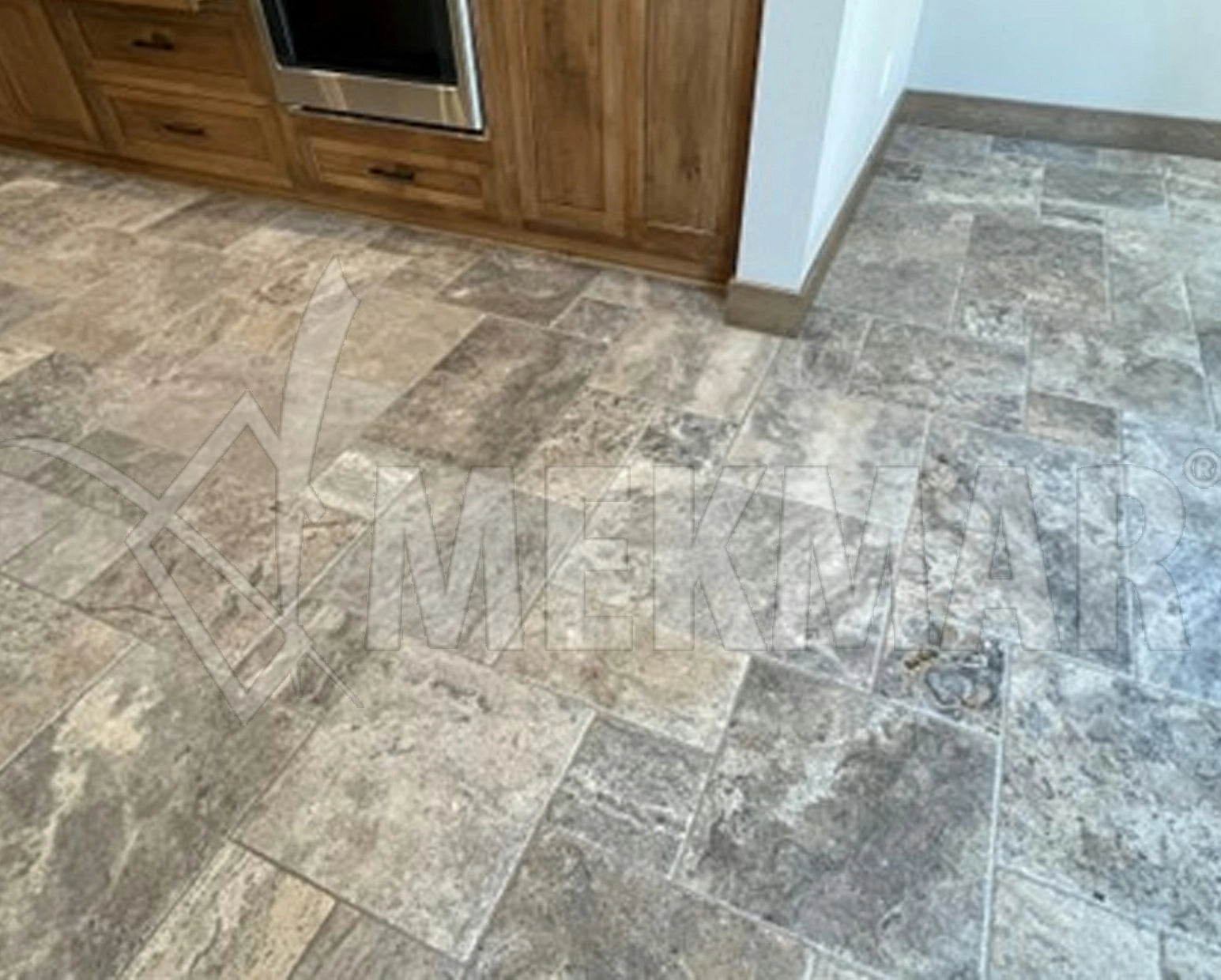 Conjunto de motivos en travertino gris plateado - 7